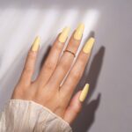 YELLOW SUNLIT GEL POLISH
