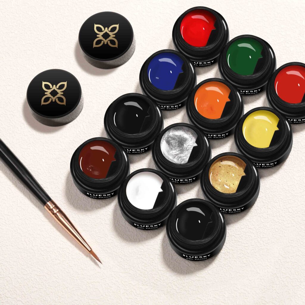 12 paint gel jars of 5gr with 1 nail art pen (pink, purple, blue, brown, silver, gold, black, white, red, ordange, yellow, green)