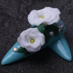 4D – WHITE NAIL ART