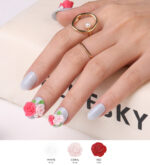 4D – WHITE NAIL ART