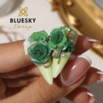 4D – WHITE NAIL ART